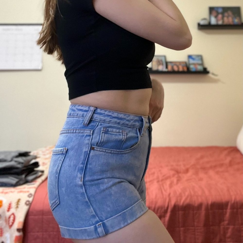 American Eagle Mom Jean Shorts ~ 00